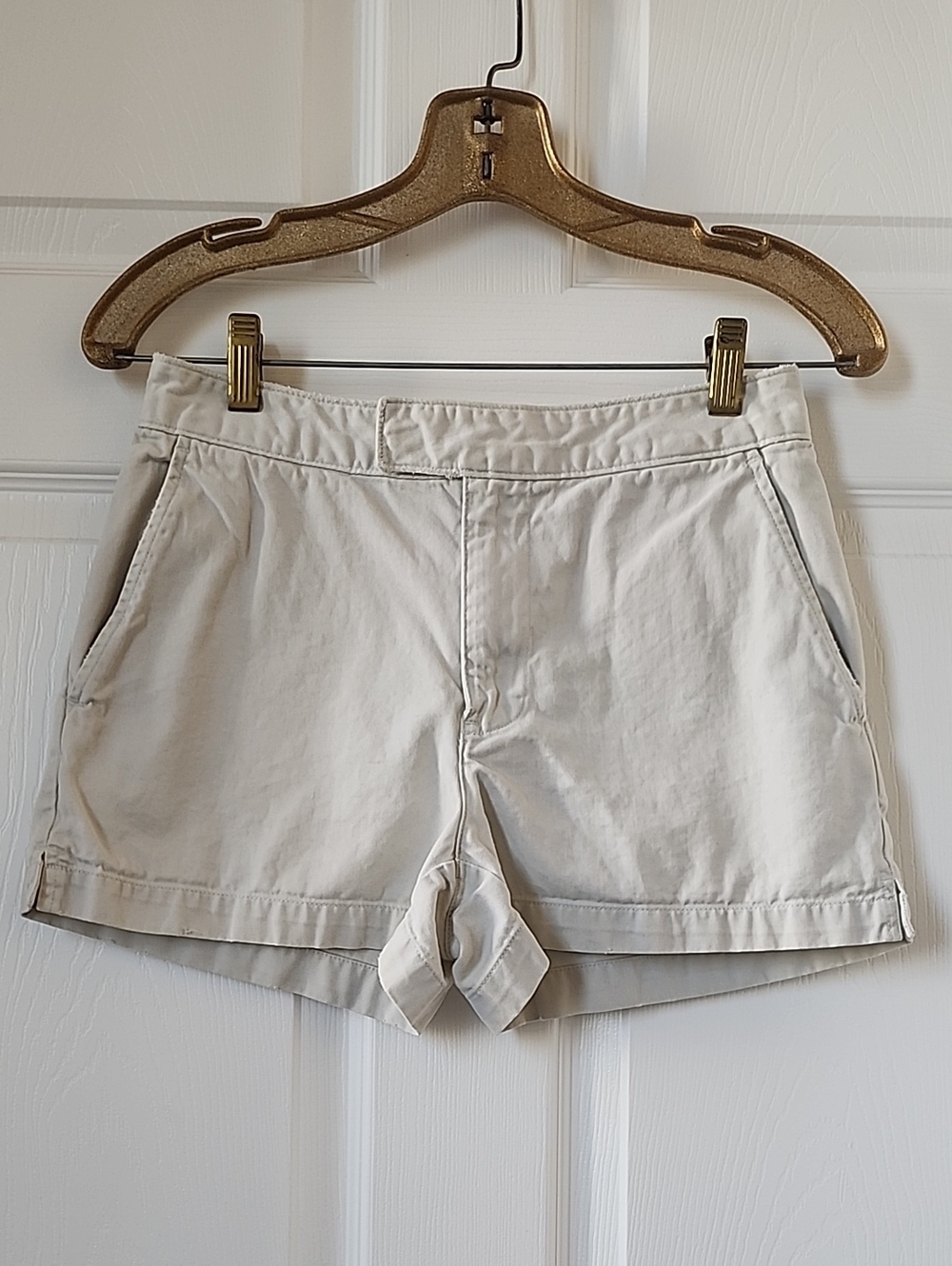 Abercrombie & Fitch Women's Cream Casual Cotton Shorts with Pockets - Size 2